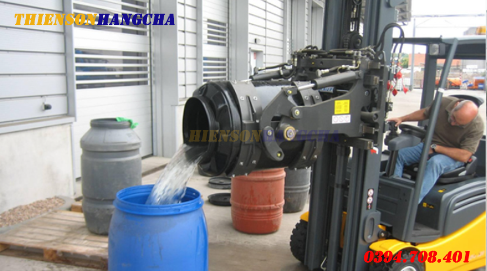 Xe nâng kẹp, đổ thùng phuy