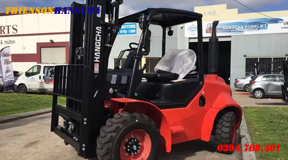 Xe nâng dầu chạy địa hình dốc