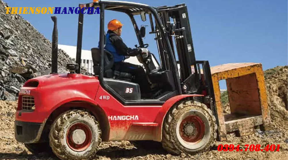 Xe nâng địa hình gồ ghề 